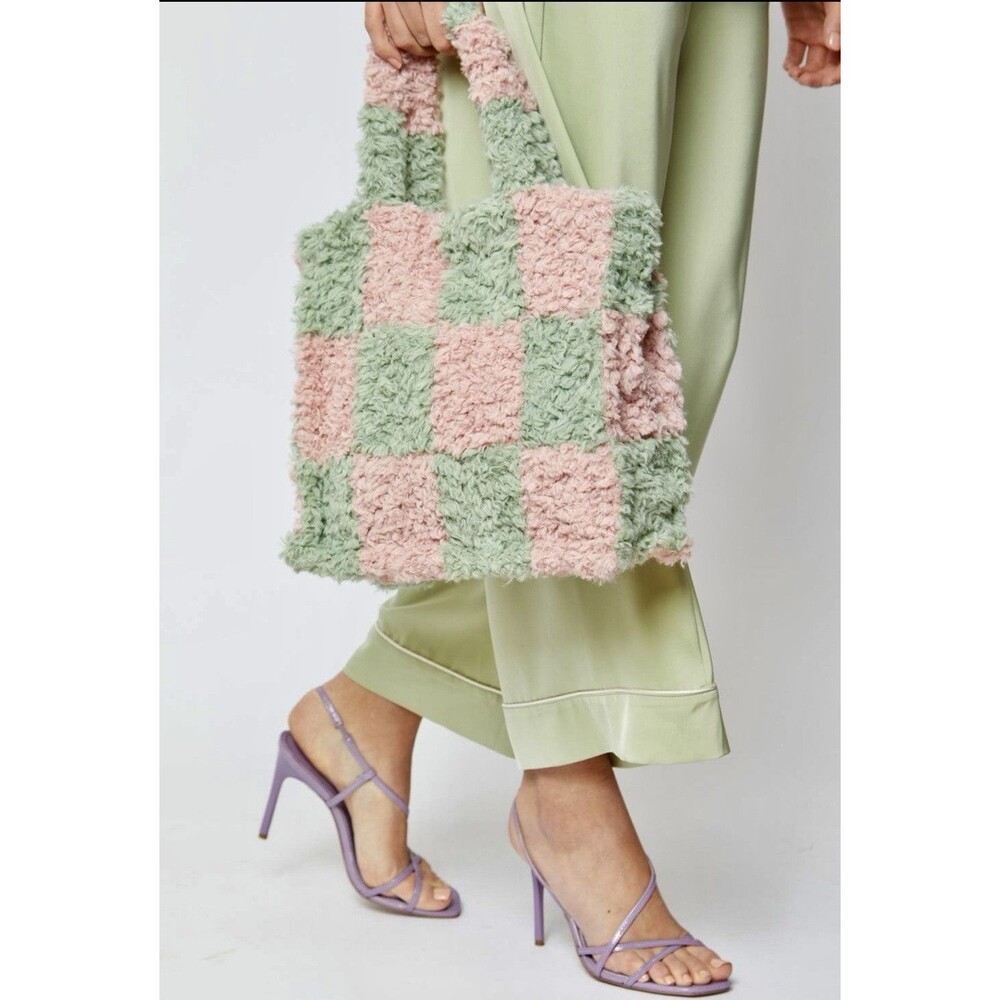 JAYLEYShearling Checkered Tote Bag in Pink and Green